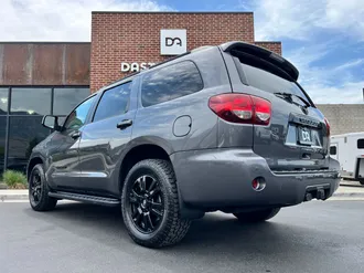2022 Toyota Sequoia photo 4