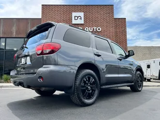 2022 Toyota Sequoia photo 6