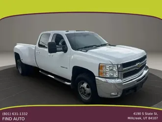 2010 Chevrolet Silverado 3500 HD Crew Cab photo 2