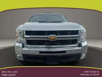 2010 Chevrolet Silverado 3500 HD Crew Cab photo 3