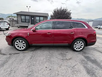 2018 Lincoln MKT photo 2