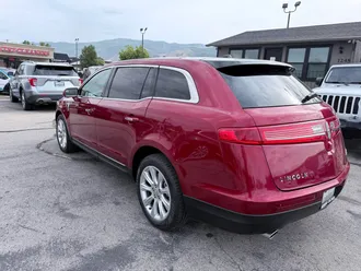 2018 Lincoln MKT photo 3