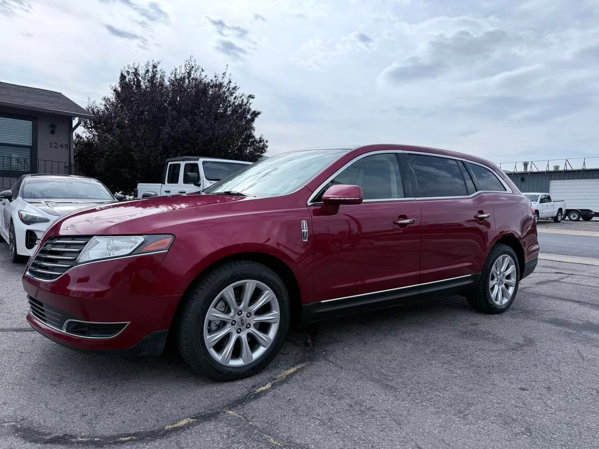 2018 Lincoln MKT 3.7L FWD Premiere