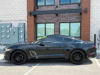 2016 Ford Mustang photo 2