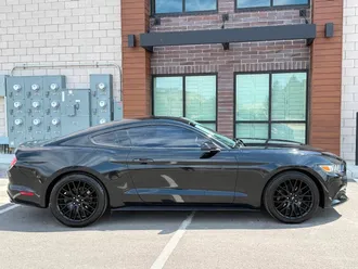 2016 Ford Mustang photo 6