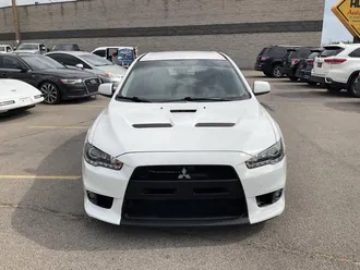 2010 Mitsubishi Lancer Evolution photo 2