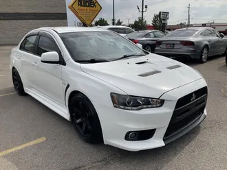 2010 Mitsubishi Lancer Evolution photo 3