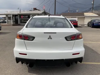 2010 Mitsubishi Lancer Evolution photo 6