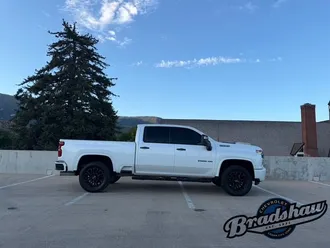 2023 Chevrolet Silverado 2500HD photo 3