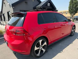 2016 Volkswagen Golf GTI photo 2