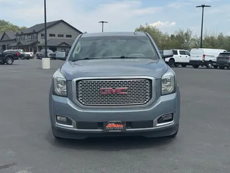 2016 GMC Yukon XL photo 2