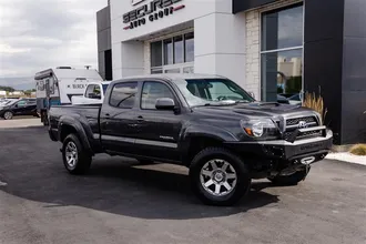 2011 TOYOTA TACOMA photo 2