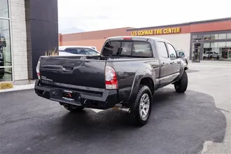 2011 TOYOTA TACOMA photo 5