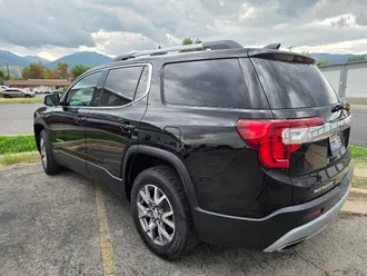 2020 GMC Acadia photo 3