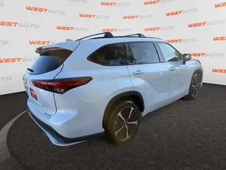 2022 Toyota Highlander photo 5