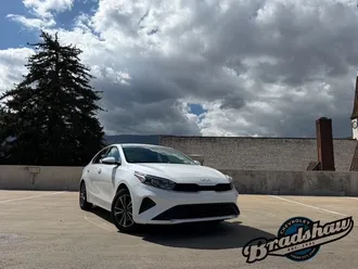 2023 Kia Forte photo 2
