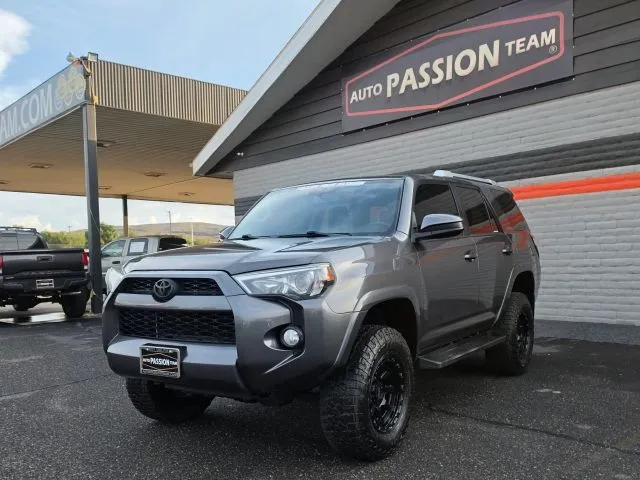 2018 Toyota 4Runner SR5 Sport Utility 4D