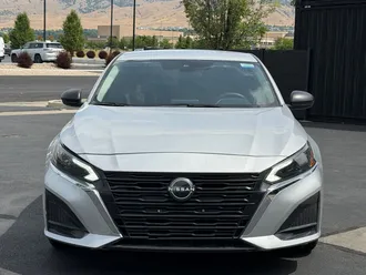 2024 Nissan Altima photo 2