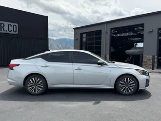 2024 Nissan Altima photo 3
