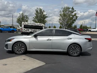 2024 Nissan Altima photo 5