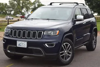 2017 Jeep Grand Cherokee photo 2