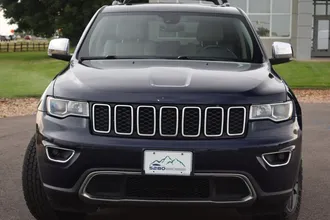 2017 Jeep Grand Cherokee photo 3