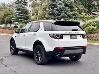 2017 Land Rover Discovery Sport photo 3