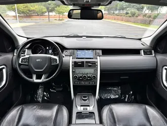 2017 Land Rover Discovery Sport photo 6