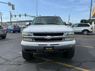 2004 Chevrolet Tahoe photo 2
