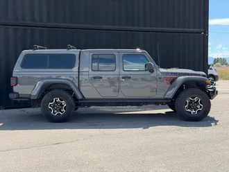 2020 Jeep Gladiator photo 3