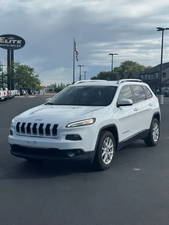 2017 Jeep Cherokee photo 3
