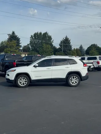 2017 Jeep Cherokee photo 4