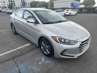 2018 Hyundai Elantra photo 4