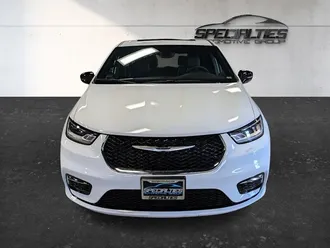 2026 Chrysler Pacifica Limited photo 6