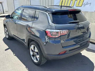 2018 Jeep Compass photo 2