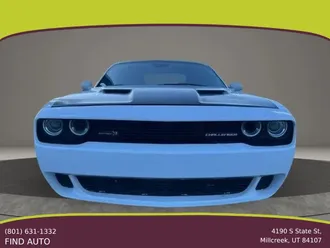 2016 Dodge Challenger photo 3