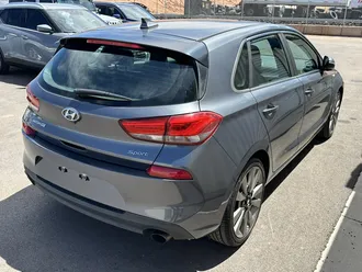 2018 Hyundai Elantra GT photo 3