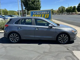 2018 Hyundai Elantra GT photo 3