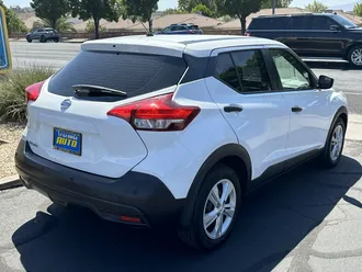 2020 Nissan Kicks photo 3