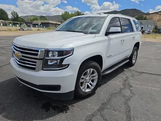 2017 Chevrolet Tahoe photo 2