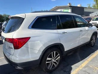 2017 Honda Pilot photo 2