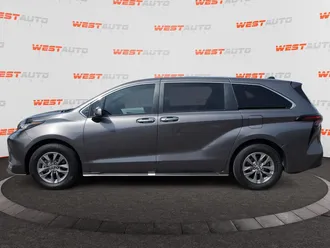 2023 Toyota Sienna photo 2