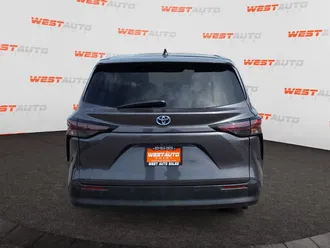 2023 Toyota Sienna photo 4