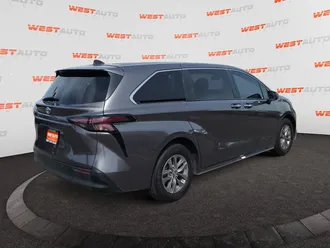 2023 Toyota Sienna photo 5