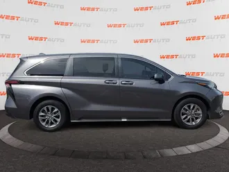 2023 Toyota Sienna photo 6