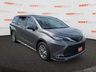 2023 Toyota Sienna photo 7