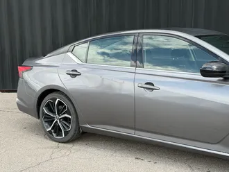 2024 Nissan Altima photo 5
