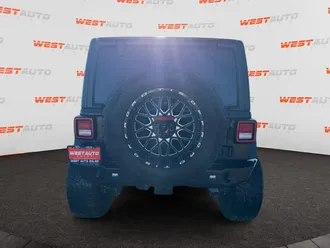 2021 Jeep Wrangler photo 4