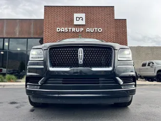 2021 Lincoln Navigator photo 2