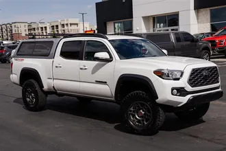 2022 TOYOTA TACOMA photo 2